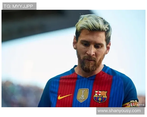 最近最火足球明星是谁他在赛场上的表现为何引发热议